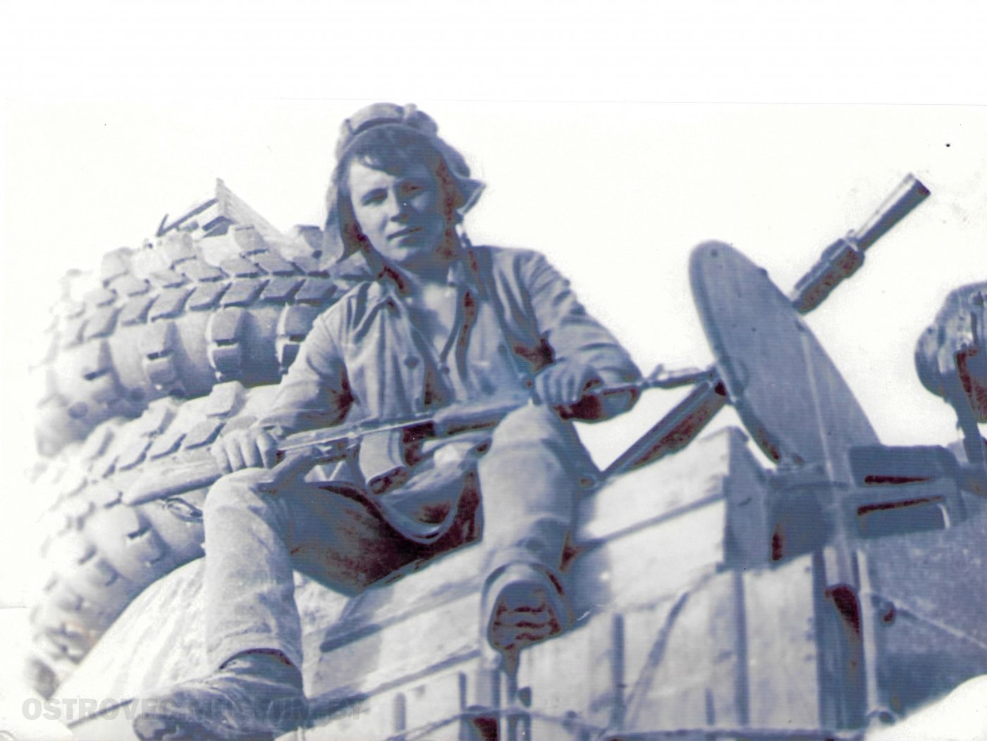 Солдат на бронемашине.  Афганистан, 1987 г.