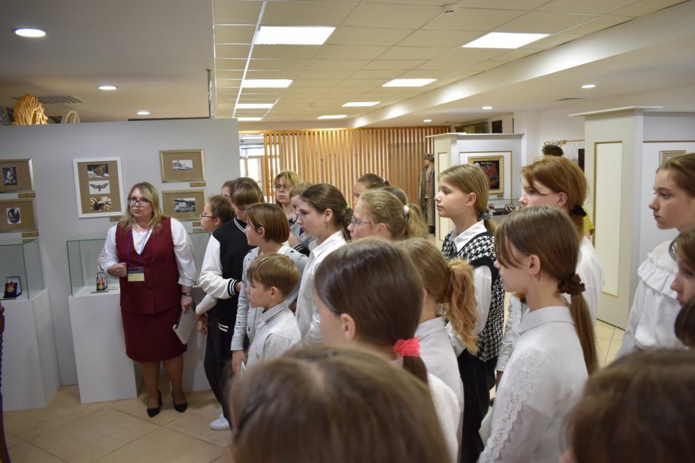 Экскурсия у раздела экспозиции, посвященного И.А. Гошкевичу